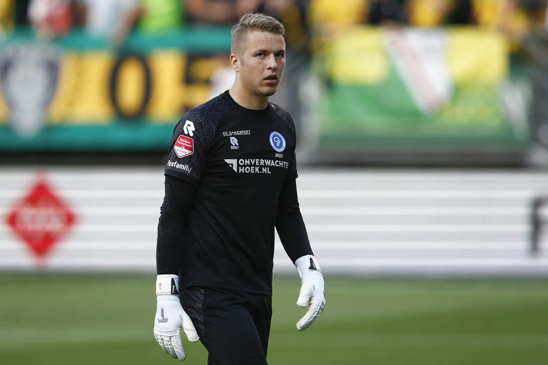 Feyenoord neemt na huurperiodes afscheid van doelman Jansen