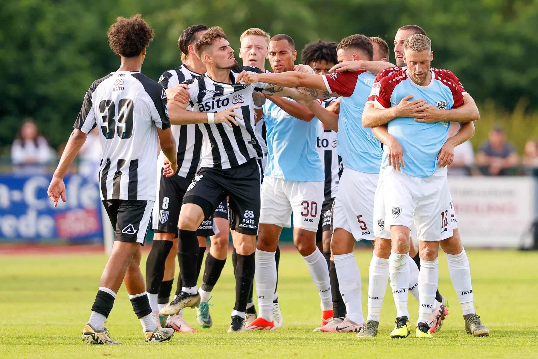 Het is niet altijd vriendschappelijk op bekende grond voor Heracles