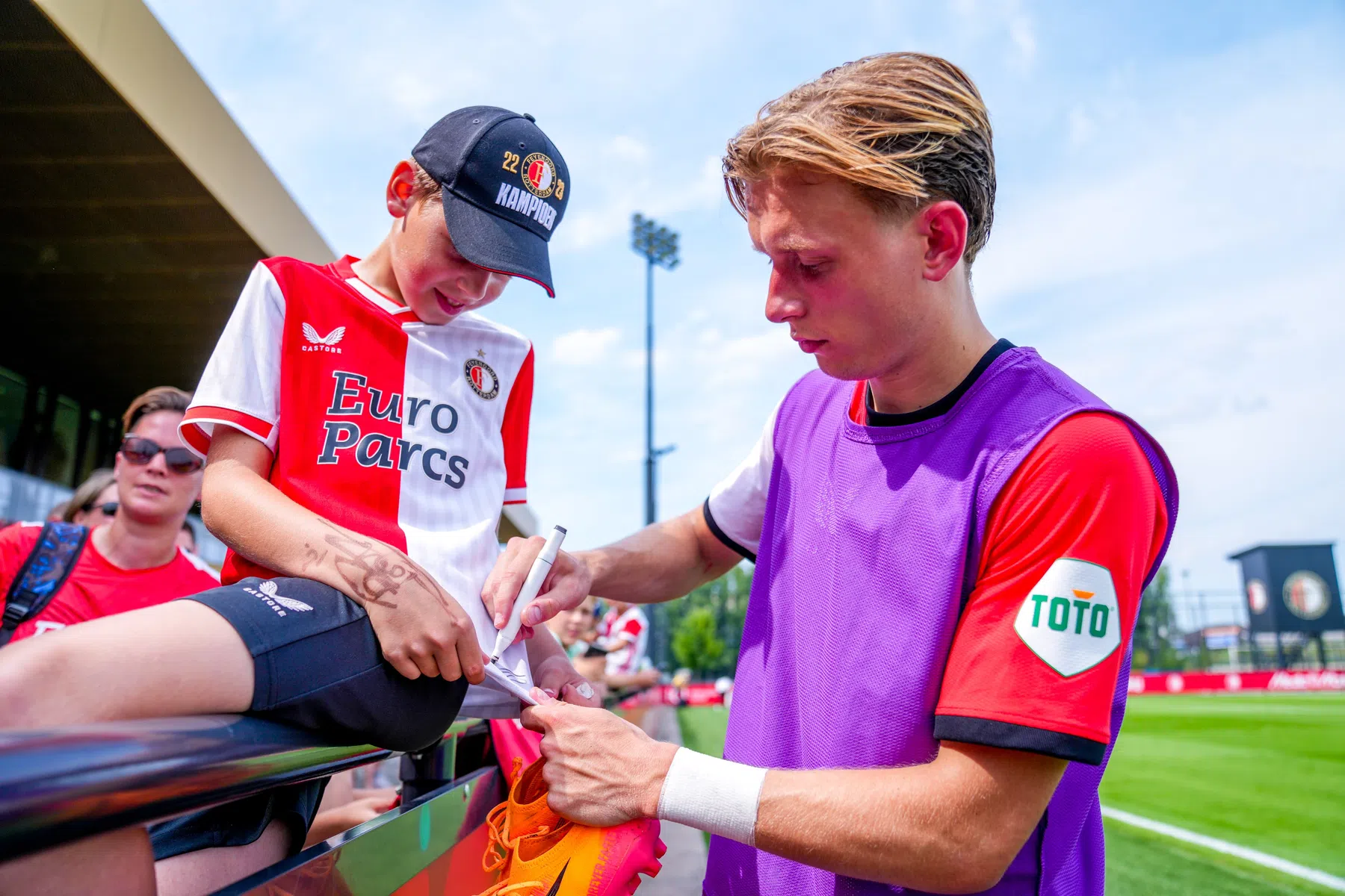 Dit betaal je voor de shirts van Eredivisie-clubs