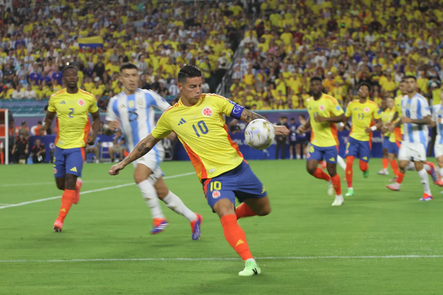 'Spaanse club wil wens van James Rodríguez in vervulling laten gaan'
