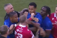 Thumbnail for article: Over de kook in de derde minuut: Colwill en McClean clashen heel vroeg