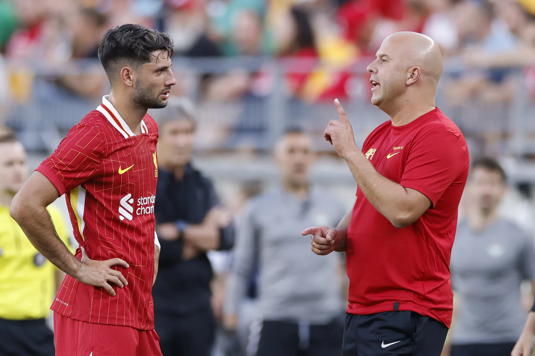 Szoboszlai en Salah bezorgen Slot eerste zege met Liverpool