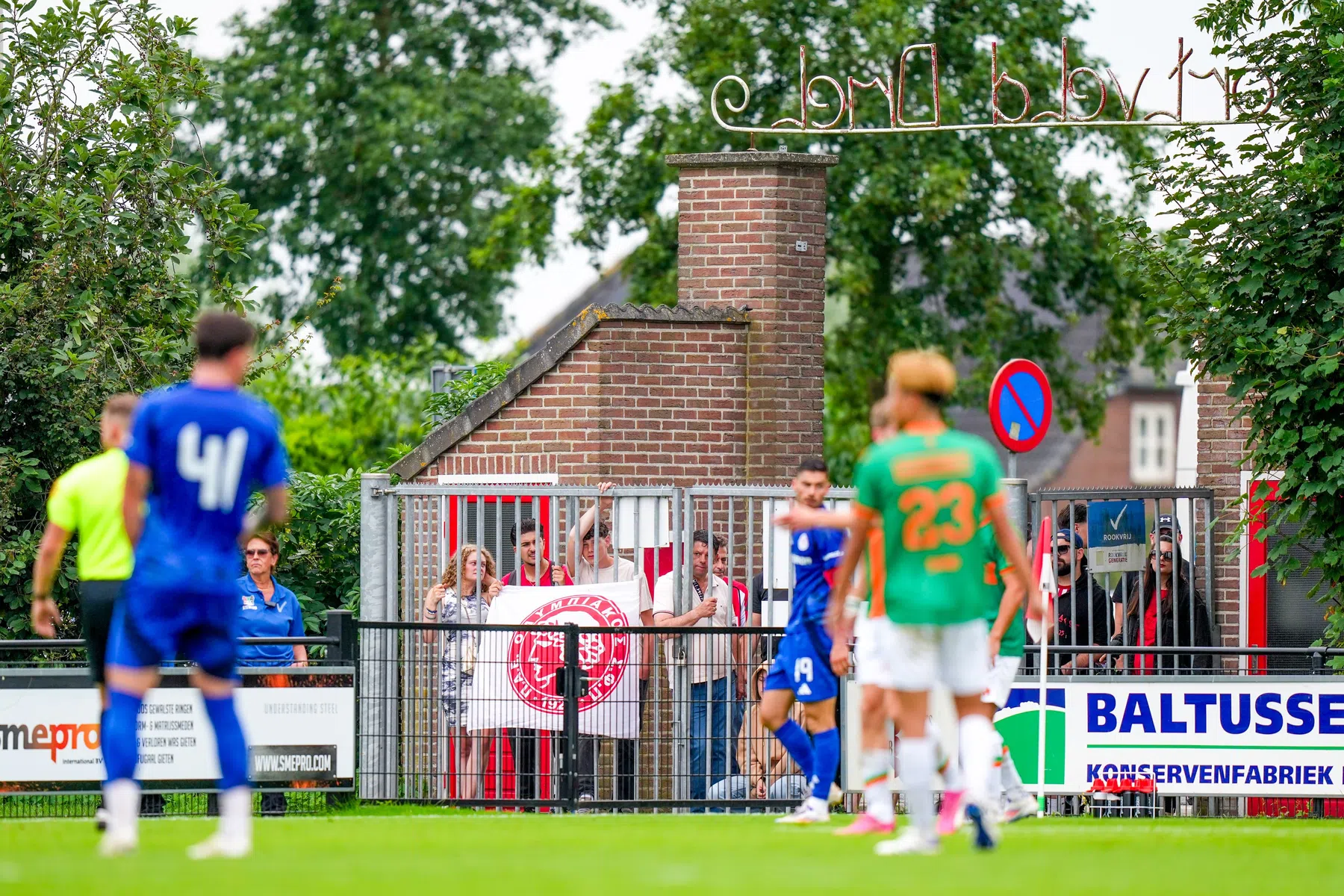 Handtekeningen jagen is deze zomer een uitdaging bij NEC