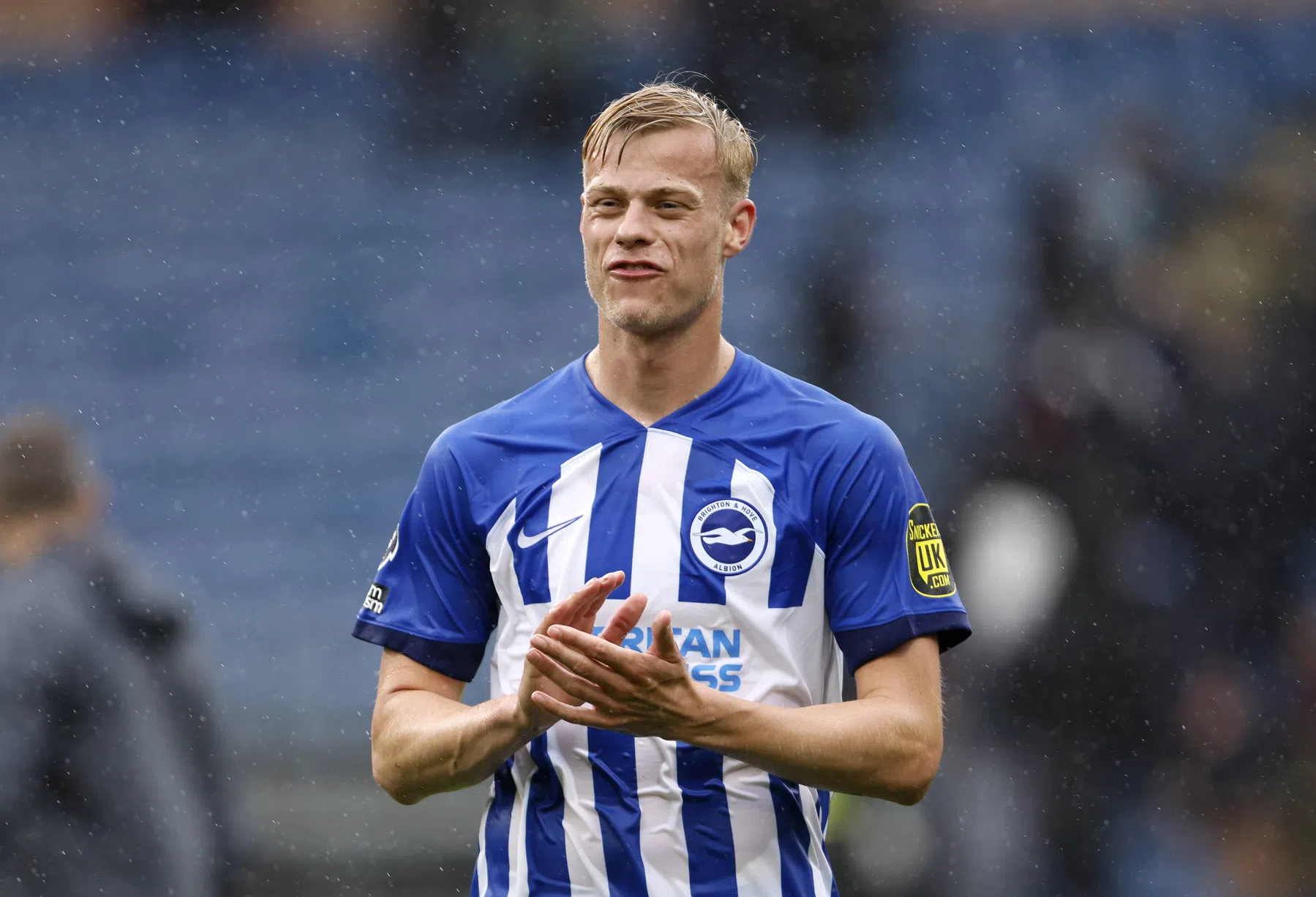 Van Hecke en Minteh scoren bij oefenzege Brighton