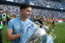 Thumbnail for article: 'Atlético Madrid betaalt megabedrag aan Man City voor Álvarez'