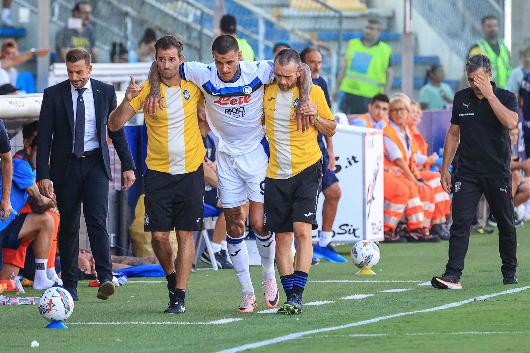 Slecht nieuws voor Atalanta: Scamacca lange tijd aan de kant na operatie