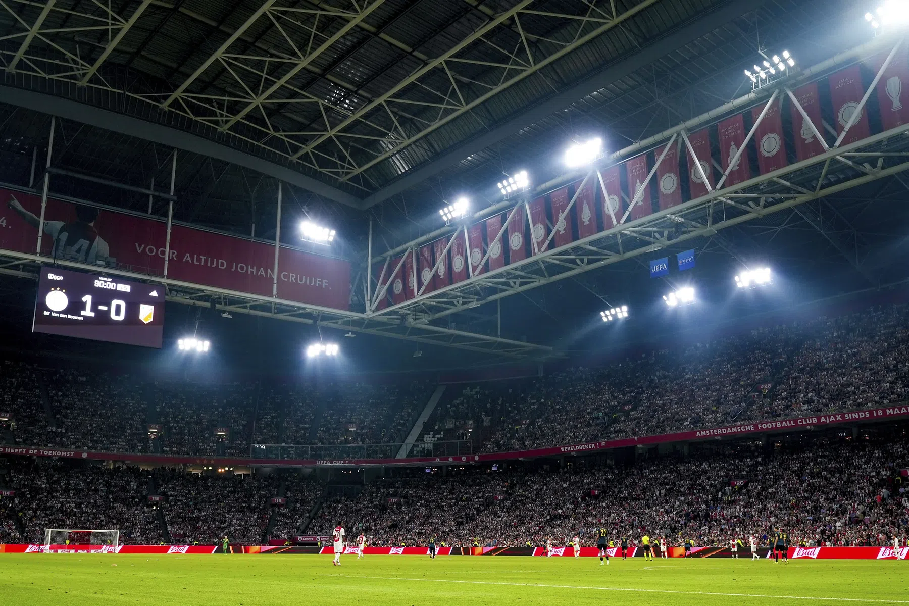 Ajax breidt netwerk verder uit en zet voet aan wal in Qatar