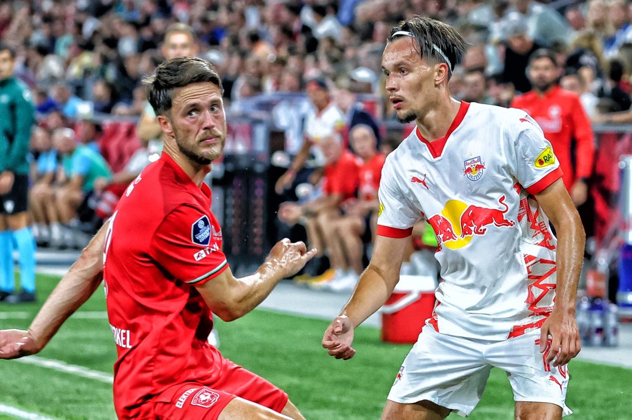 Van Wolfswinkel na nederlaag: 'Laat ze maar komen in Enschede'