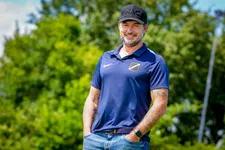 Thumbnail for article: Carl Hoefkens is op zijn plek bij NAC: 'Het moet een beetje leven' 