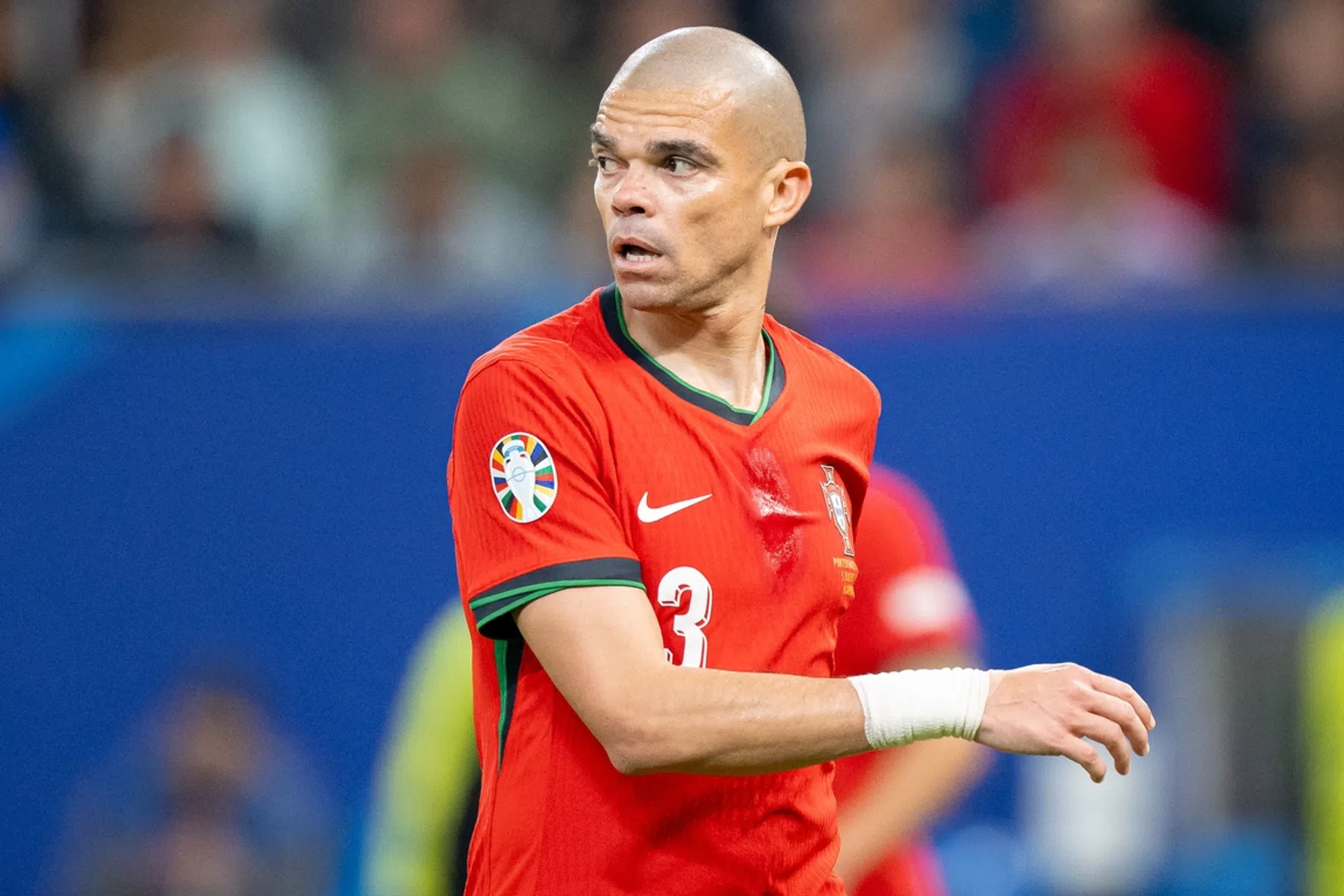 Einde van een tijdperk: Pepe (41) stopt met voetballen
