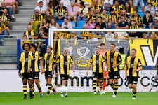 Thumbnail for article: Vitesse geeft zege uit handen bij KKD-start, Excelsior blundert