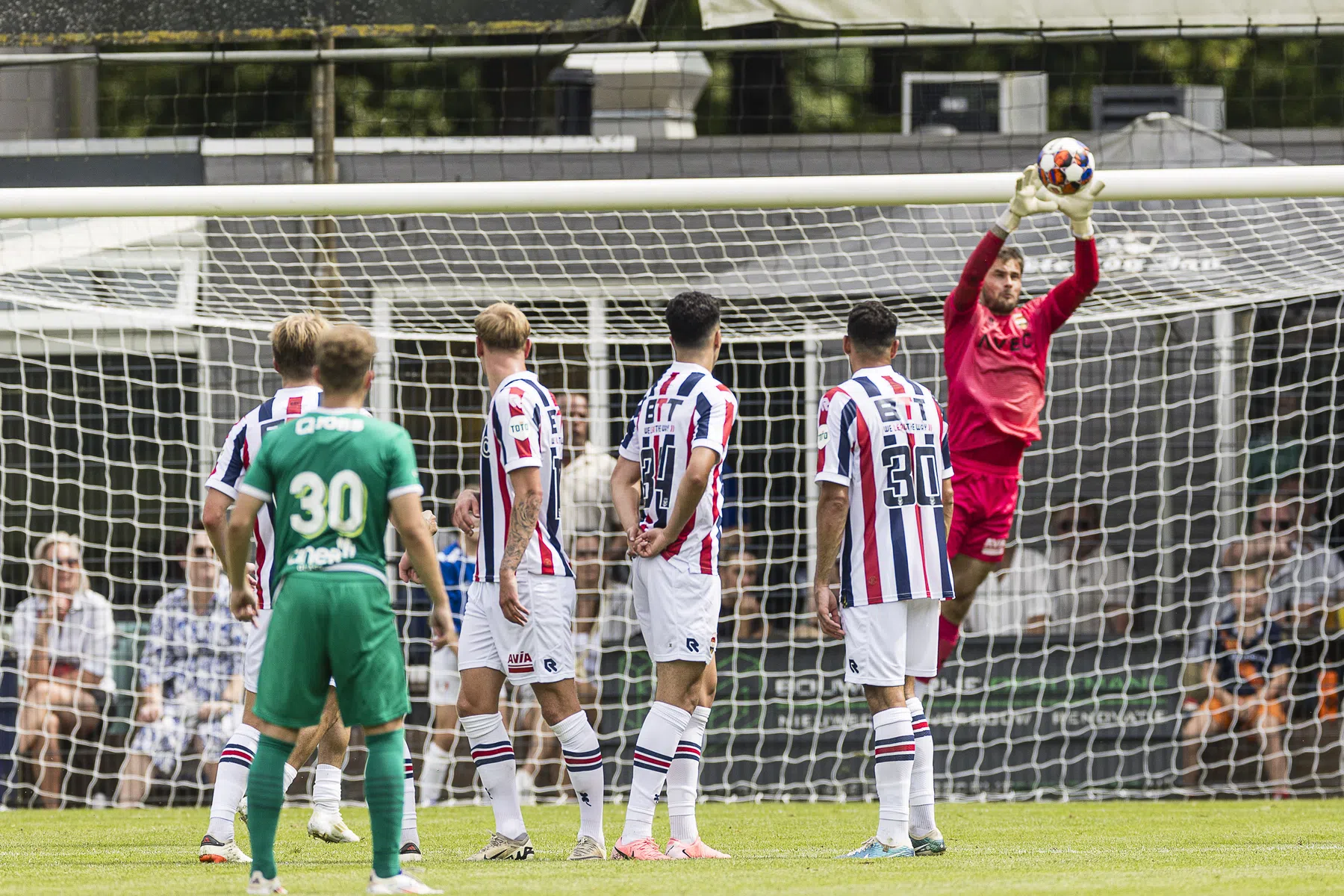 Smits moet plaatsmaken: Willem II begint in De Kuip met nieuwe doelman