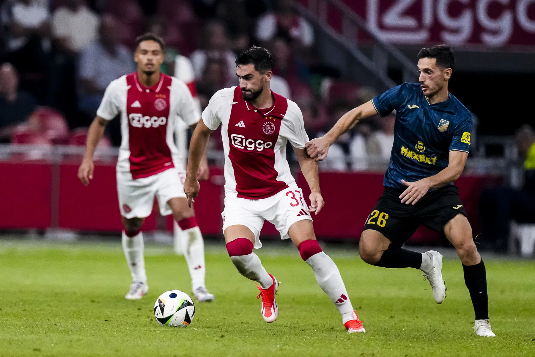 Farioli wil dat Sutalo bij Ajax blijft