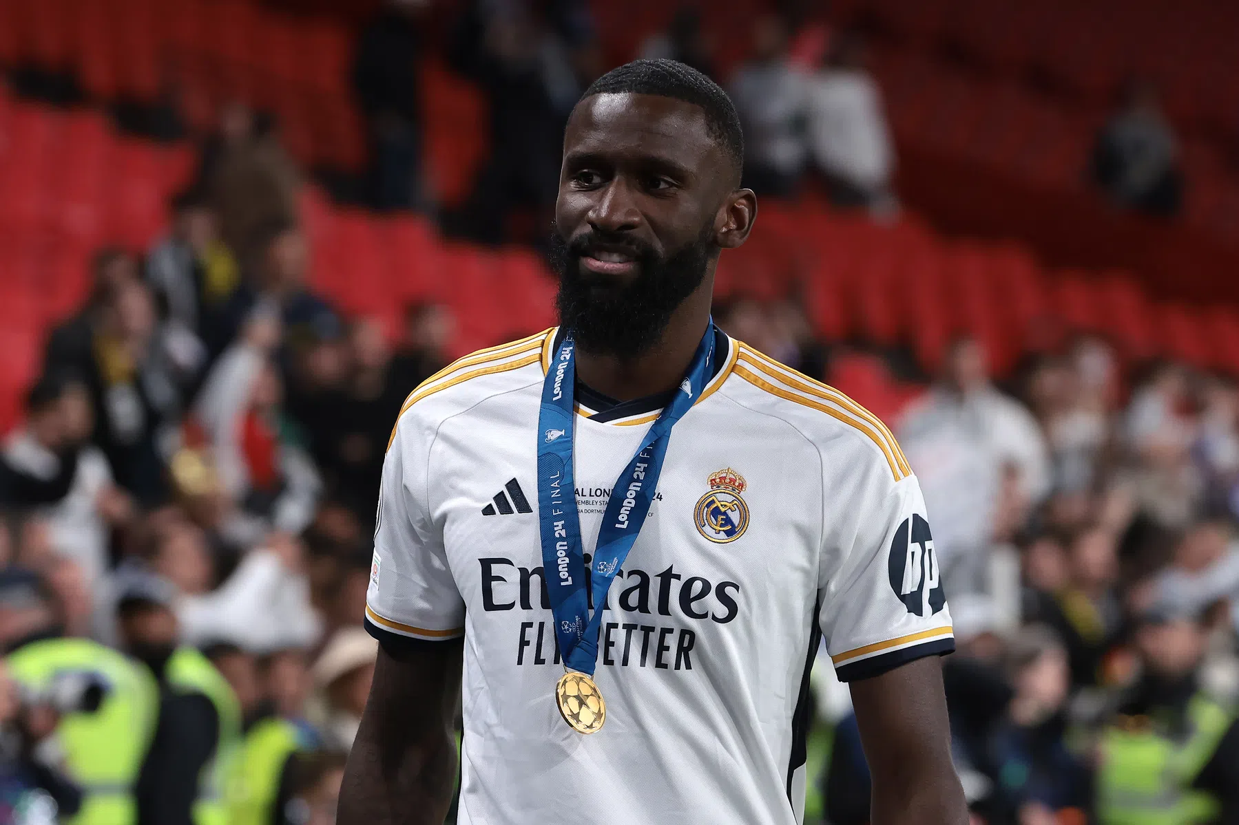 Rüdiger schiet Real Madrid-talent te hulp na blessuredrama