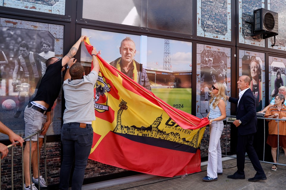 Go Ahead Eagles vereeuwigt iconische Vierhouten op Wall of Fame