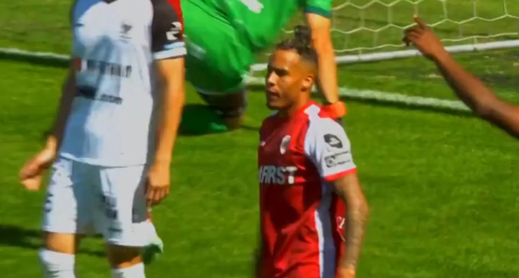 Chery draagt met eerste Antwerp-goal bij aan doelpuntrijke middag op De Bosuil