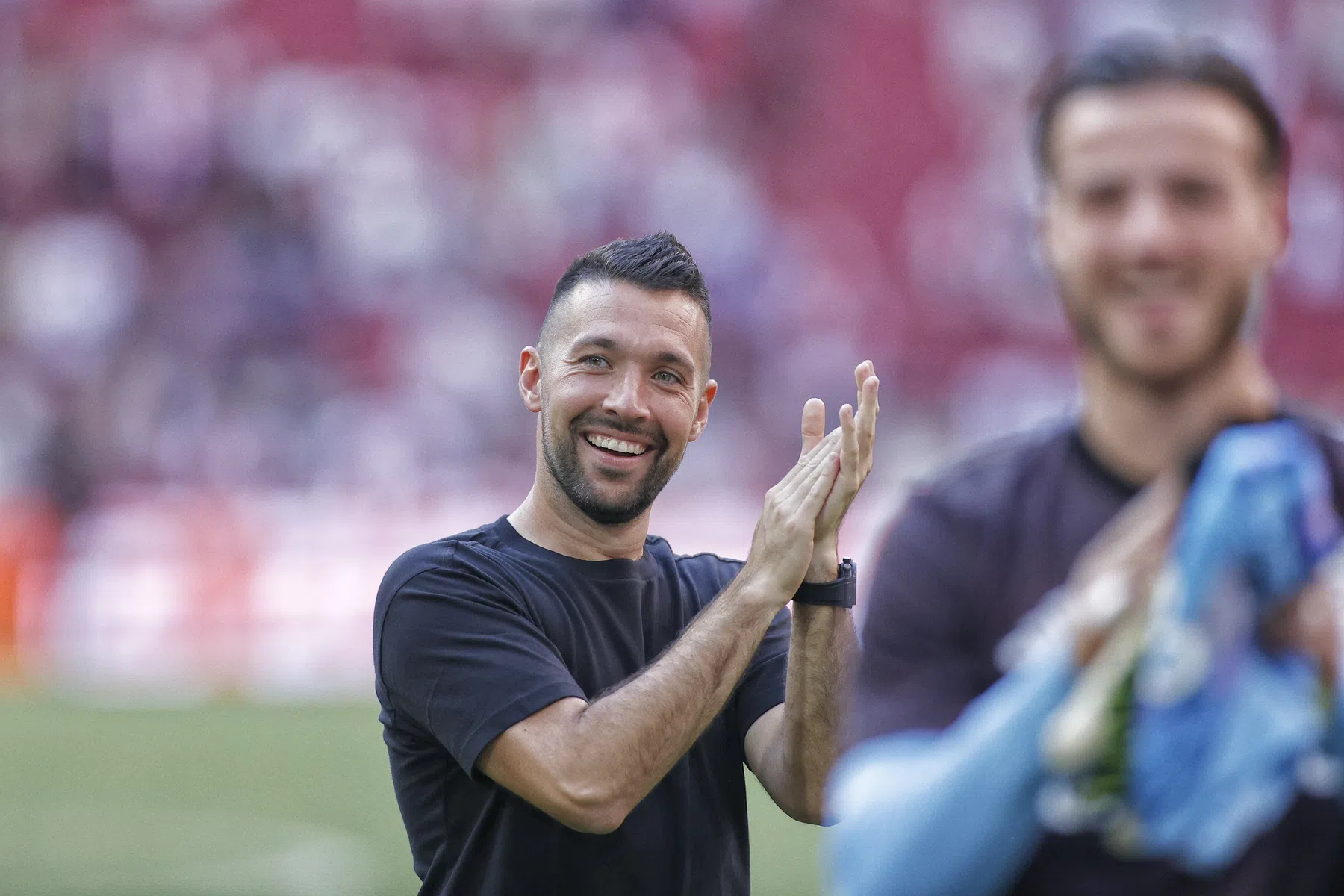 Ajax verdedigend ijzersterk in eerste duels Farioli: 'Sutalo is beter gaan voetballen'