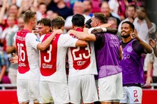 Thumbnail for article: Gewijzigd Ajax bezorgt Van Persie nederlaag bij trainersdebuut