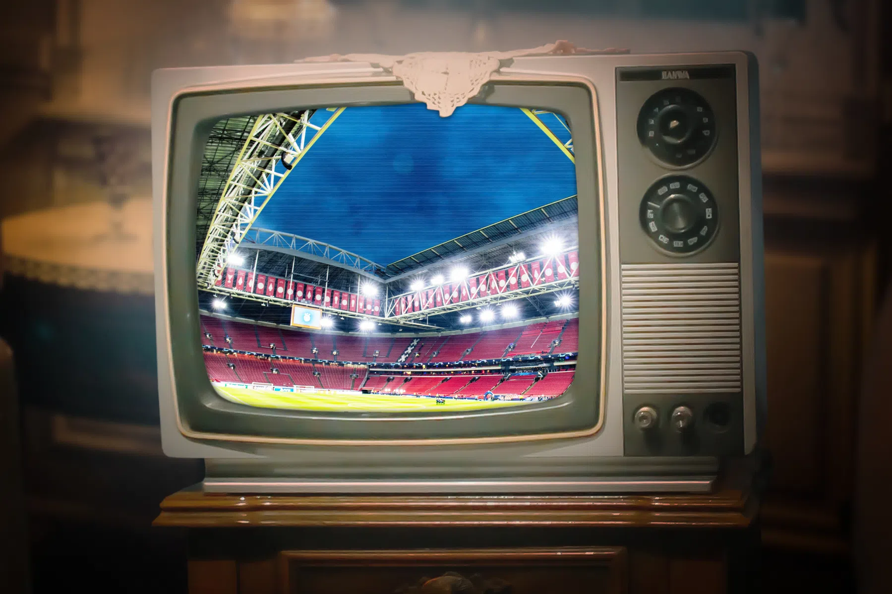 Voetbal op tv: Ajax ontvangt het SC Heerenveen van Van Persie