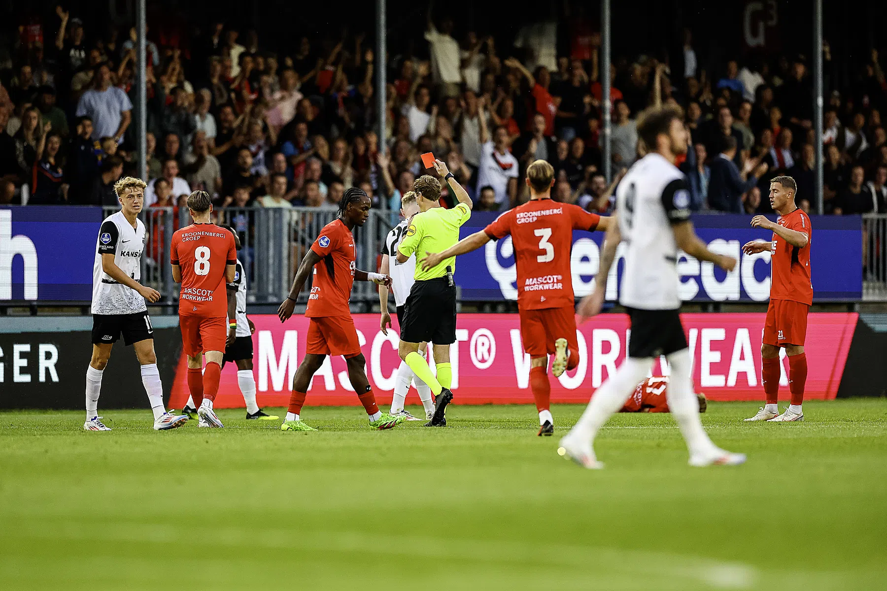 AZ accepteert plannen voor flinke schorsing Dekker niet