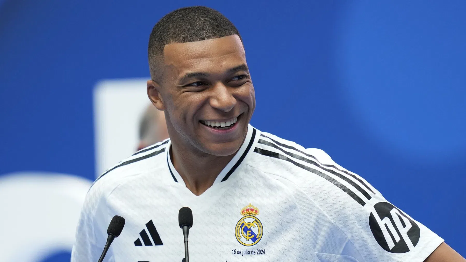 Vanavond het debuut van Mbappé: 'Verdedigers durven niks meer'