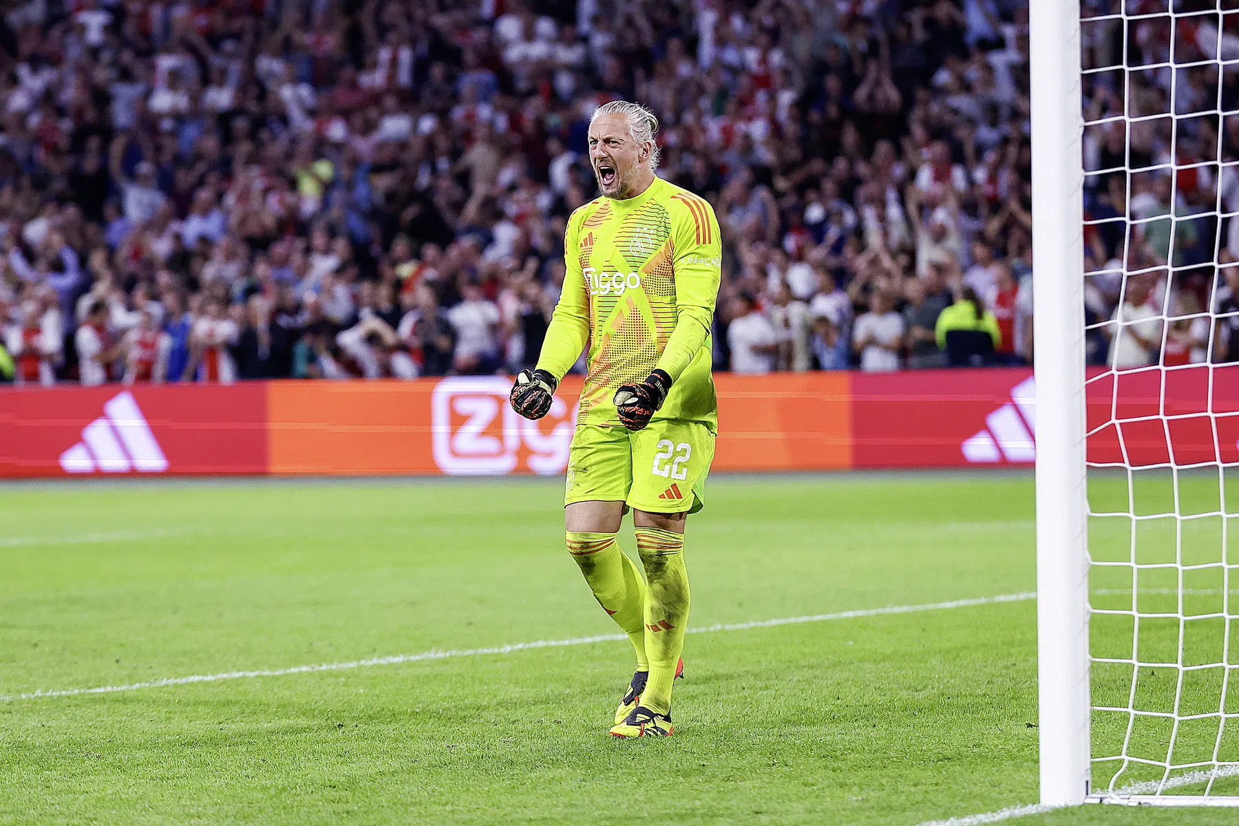 Penaltykiller Pasveer geeft andere Ajax-held de credits