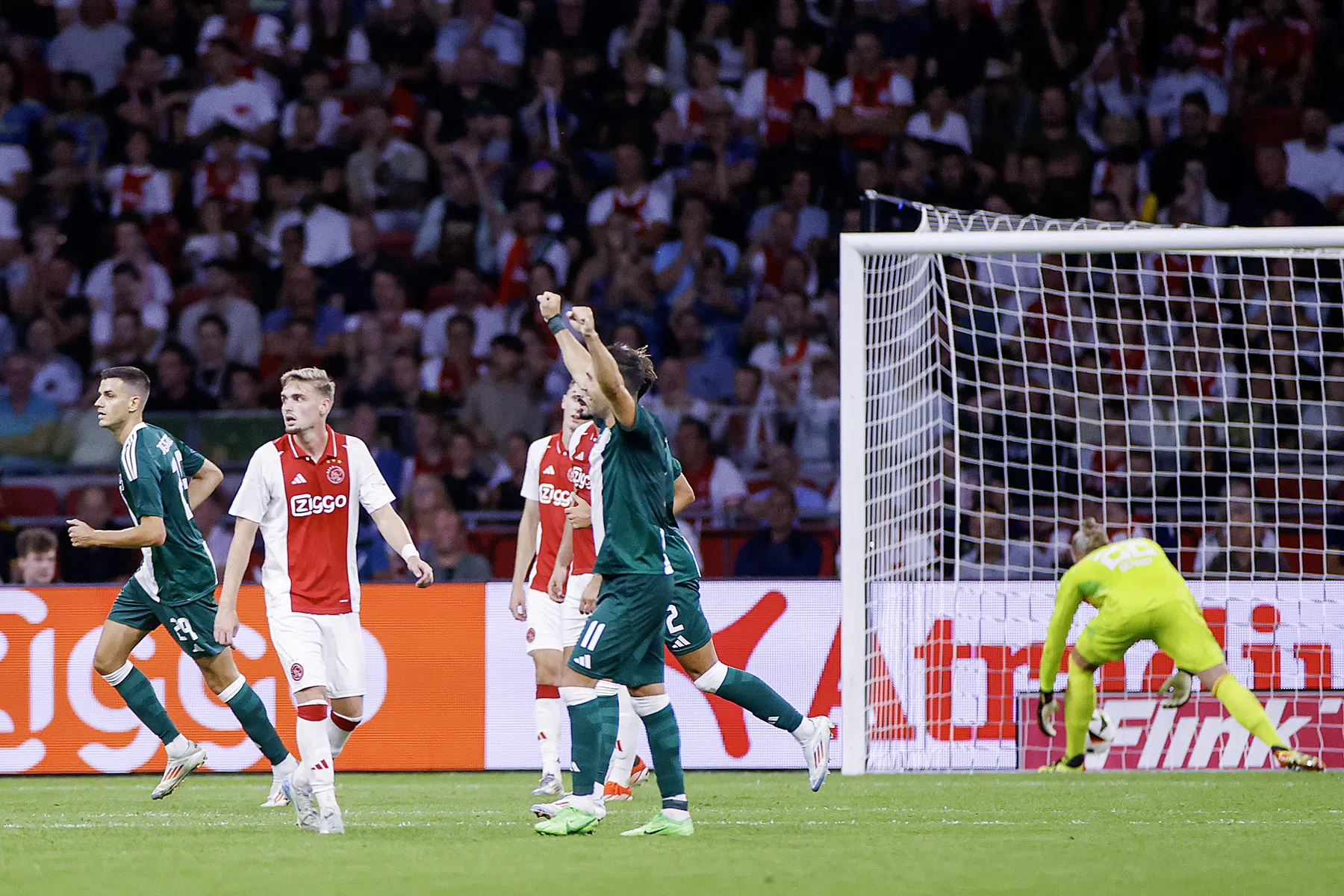 Ajax doet zichzelf tekort: Panathinaikos dwingt verlenging af in slotfase