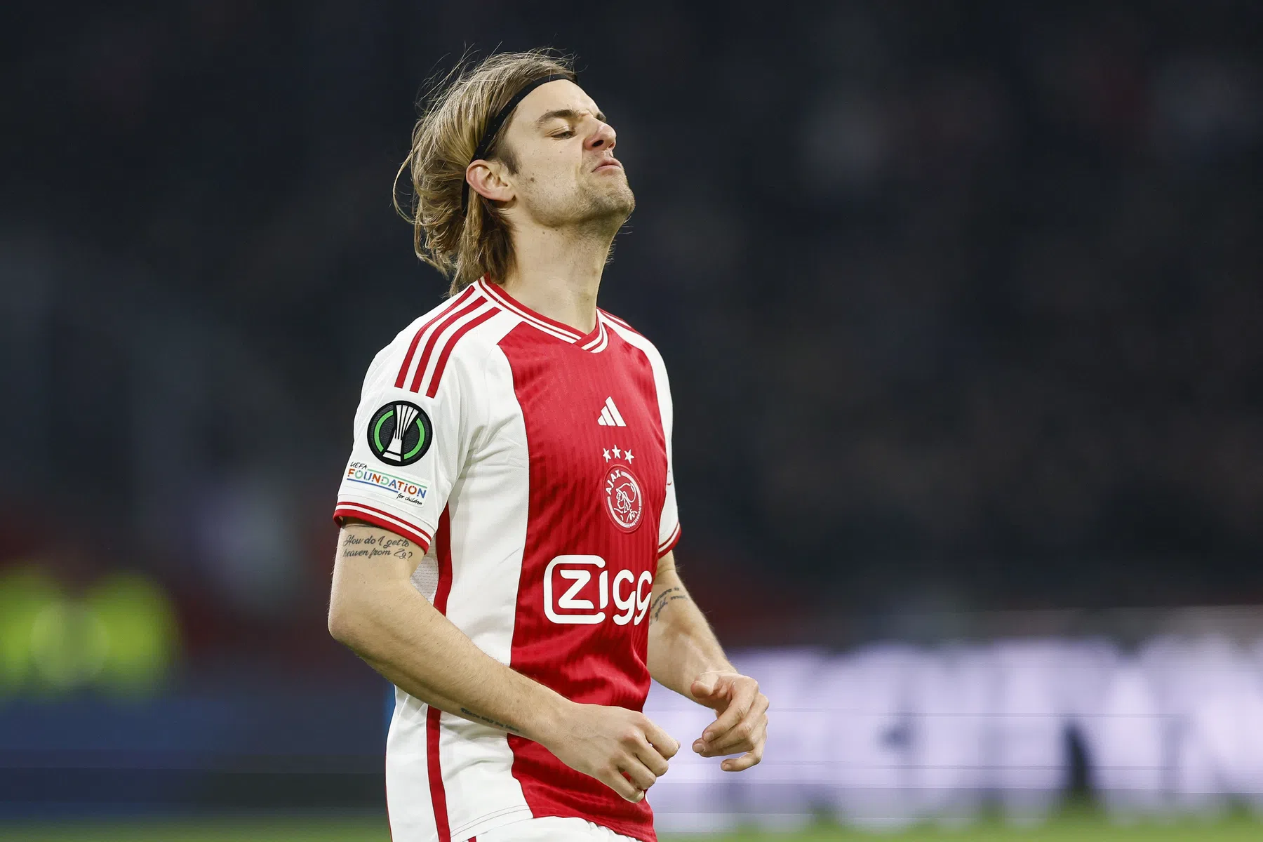 Sosa op weg naar de uitgang bij Ajax