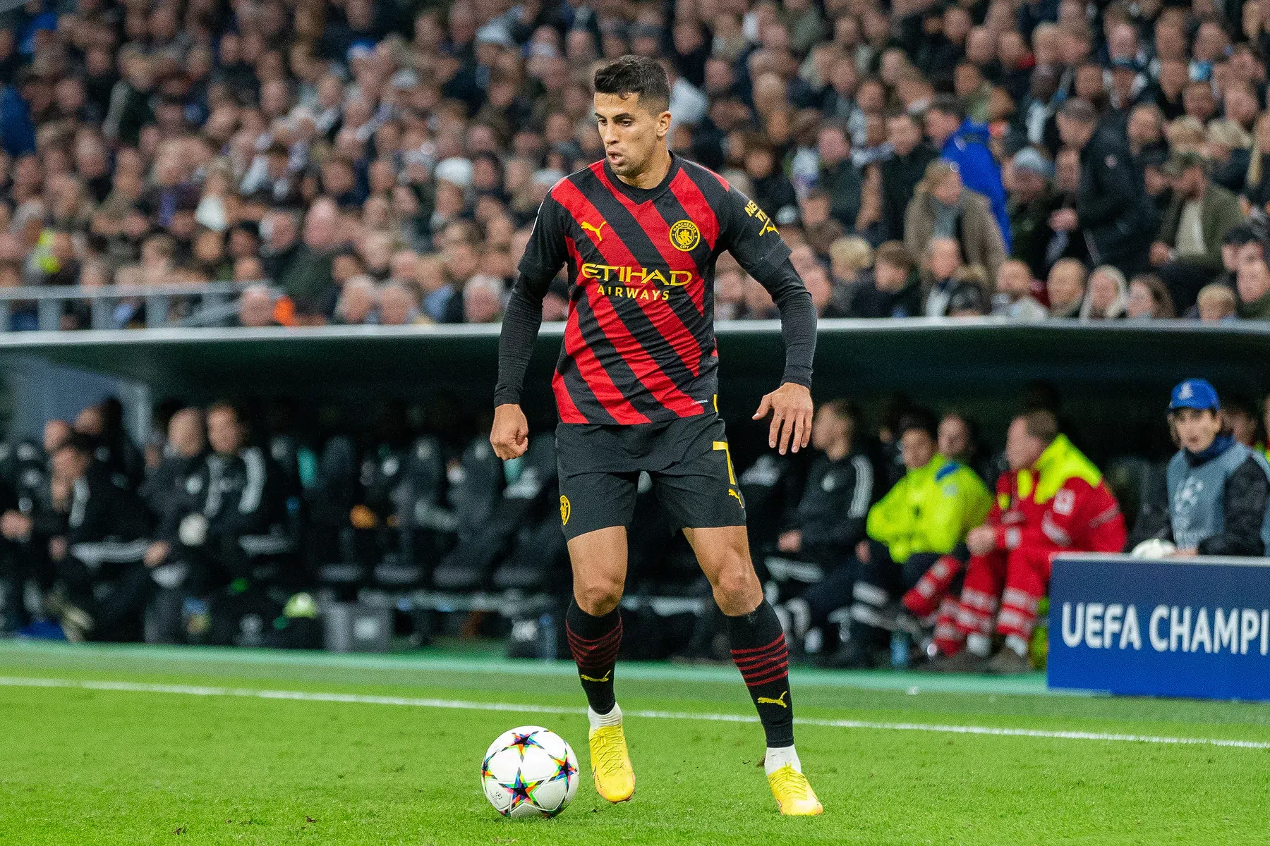 Guardiola staat open voor rentree van met bonje vertrokken Cancelo