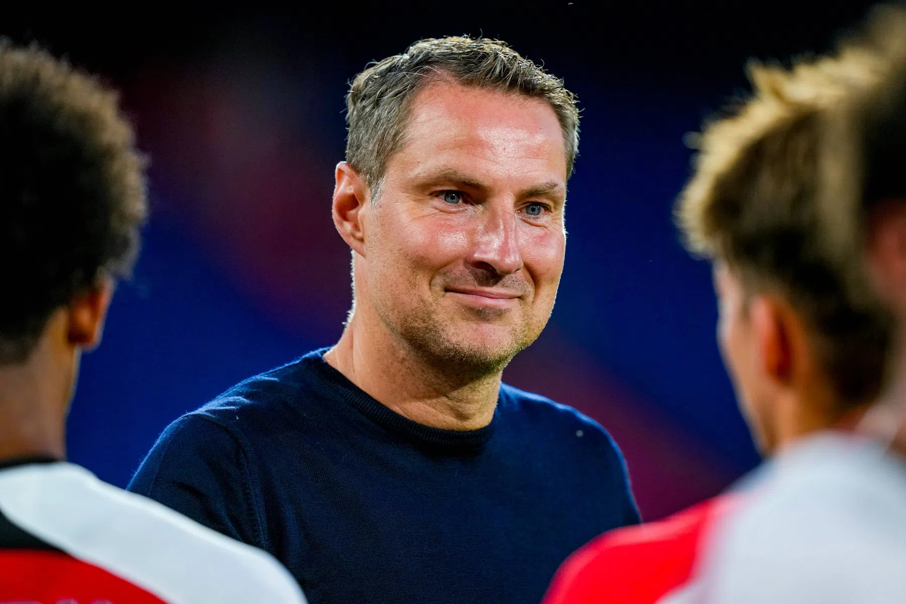 Priske wijzigt Feyenoord flink en voert systeemwissel door