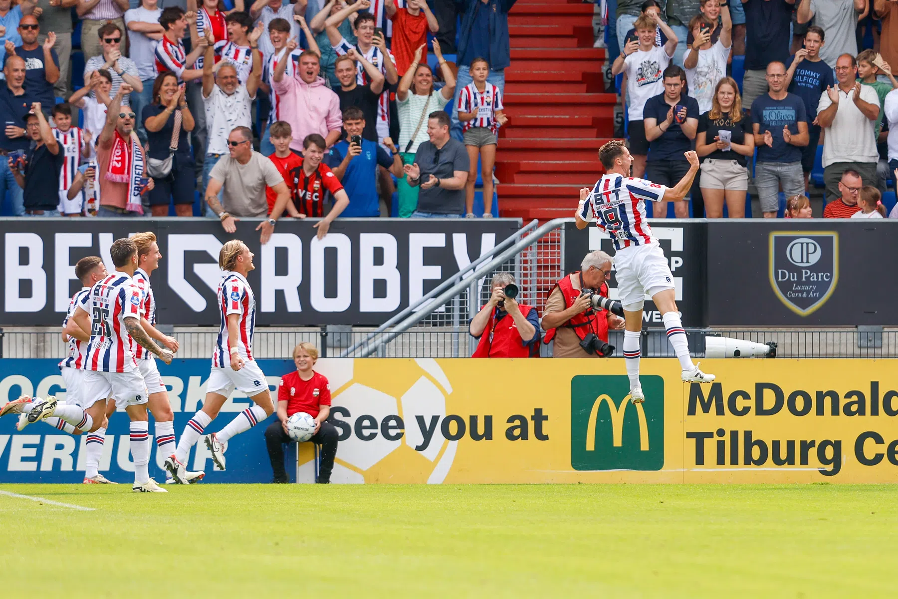 Vlammen in de Eredivisie: Willem II telt weer mee