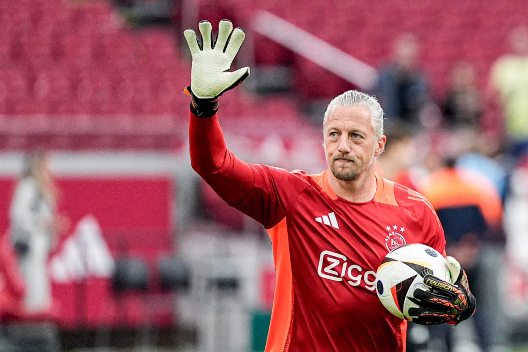 Remko Pasveer neemt Ajax bij de hand: 'Leeftijd zegt niets'