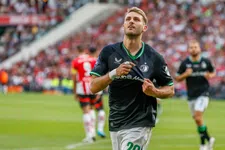 Thumbnail for article: Het pokerspel rond Santiago Giménez