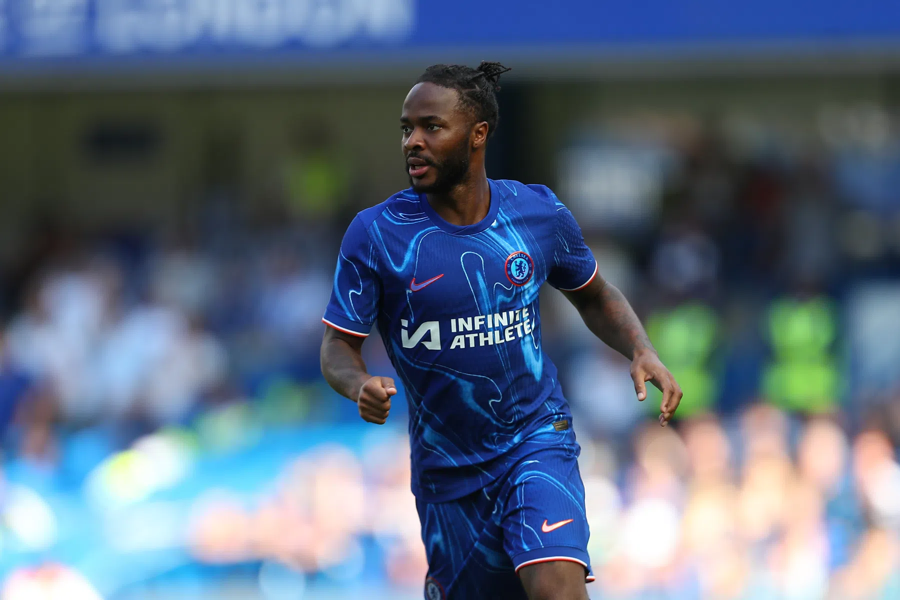 Chelsea heeft Sterling niet meer nodig: 'Ik werk met 21 of 22 spelers, niet met 42'