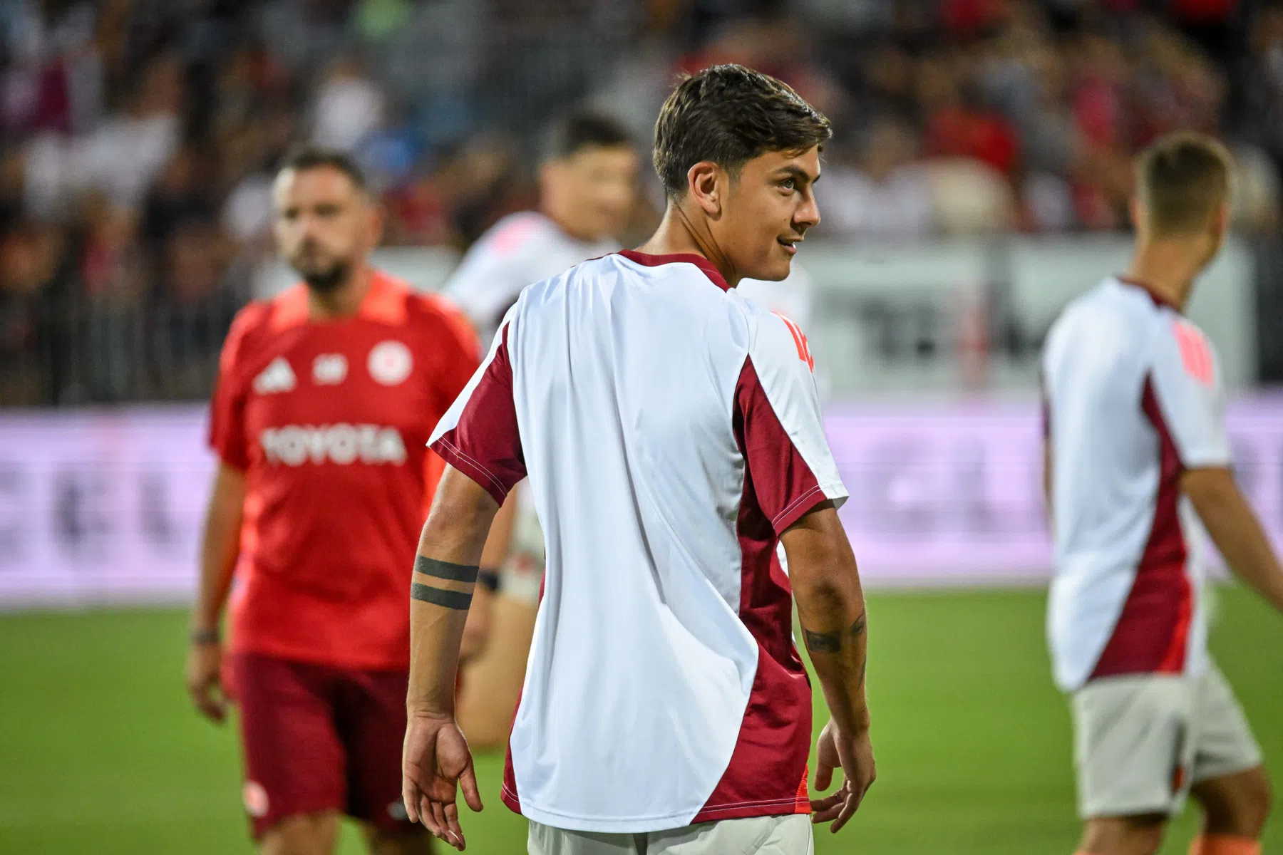 Sensatie in Italië: Dybala verkiest Roma boven Saoedische miljoenen