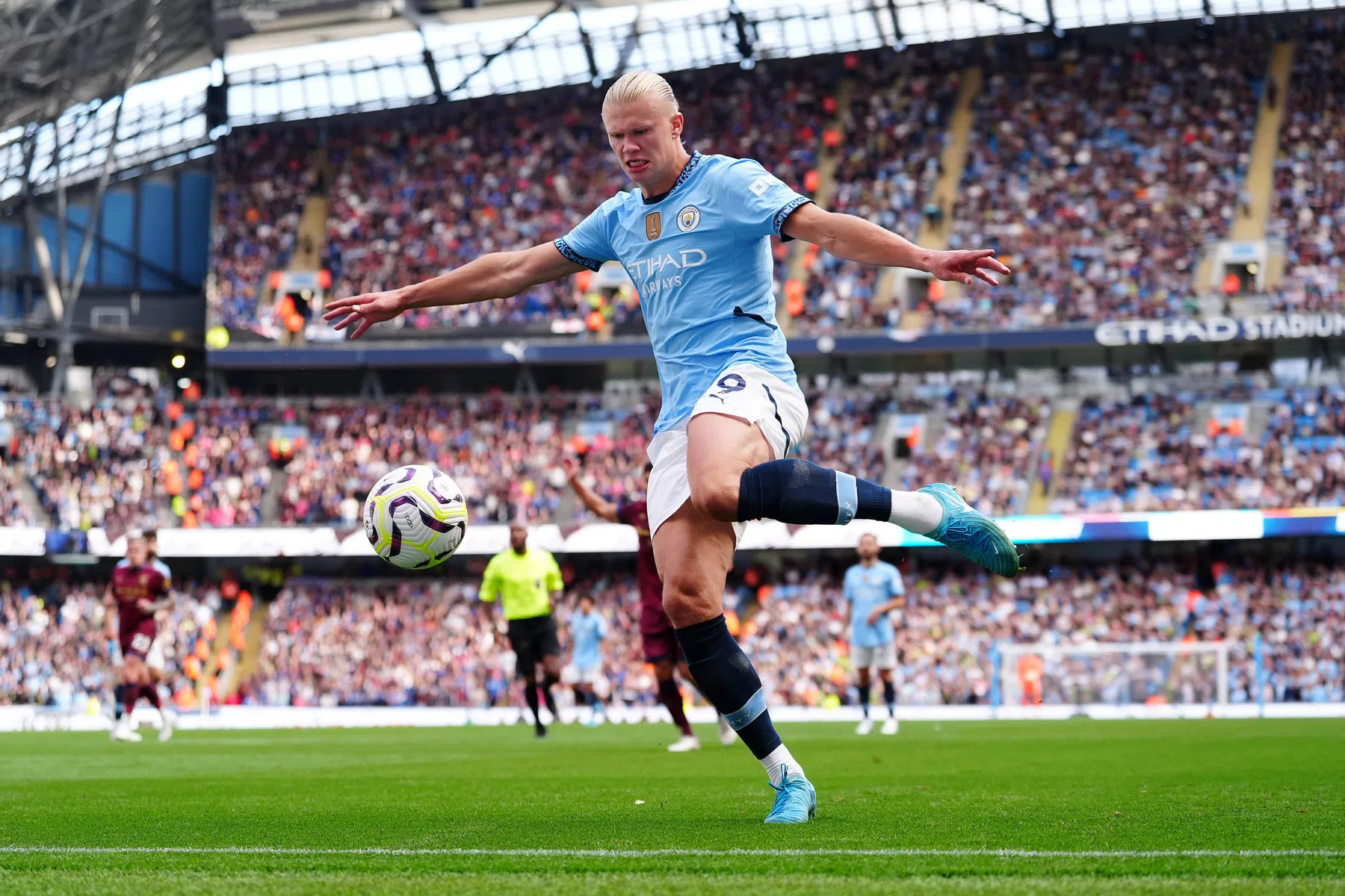 Hattrickmaker Haaland wijst Man City de weg na valse start