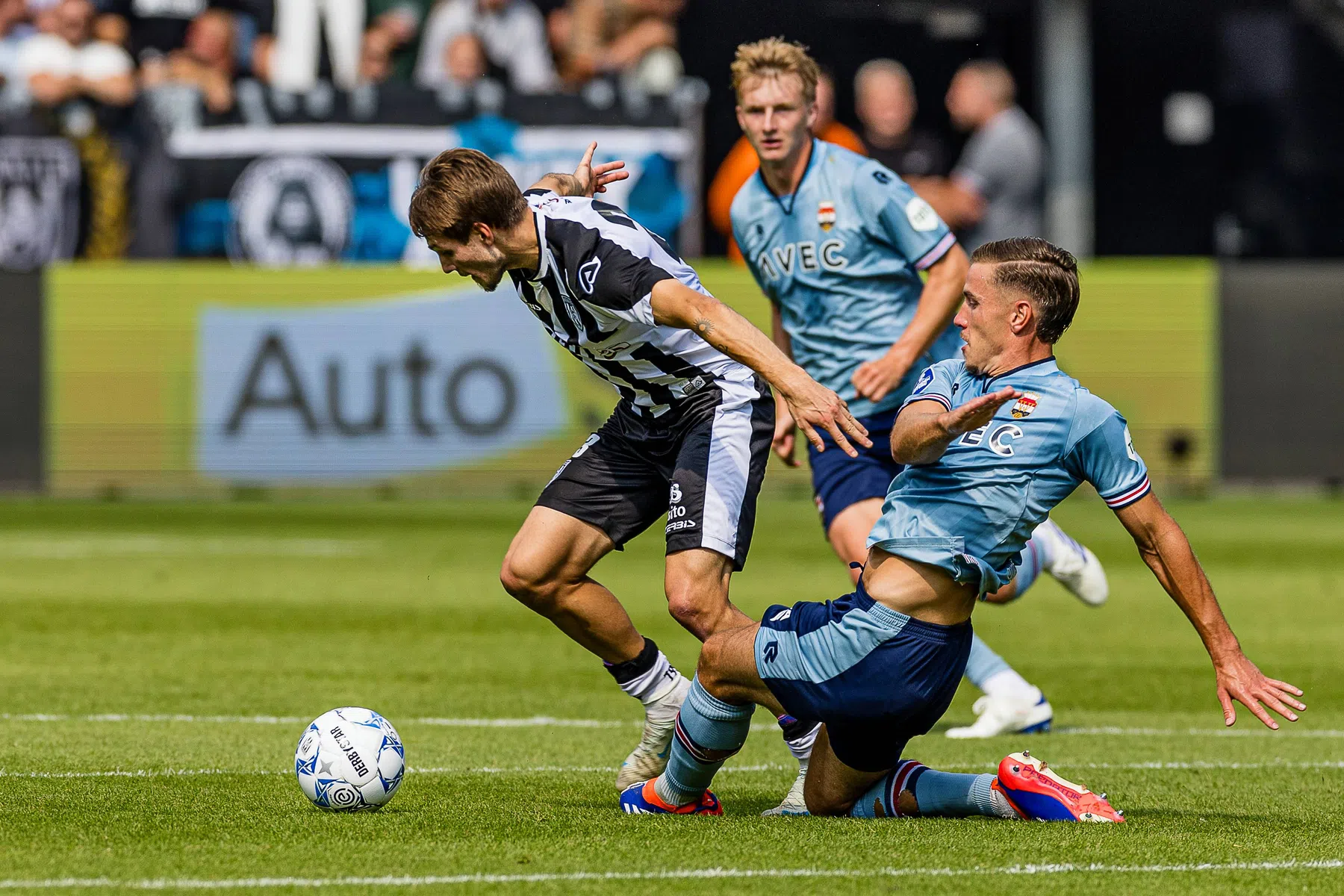 Taai Willem II behoudt ook tegen Heracles ongeslagen status