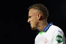 Thumbnail for article: Van Hooijdonk wordt moe van 'onhandelbaar kind' Lang