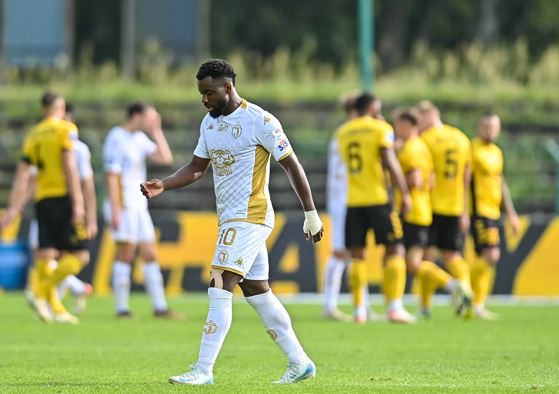 Europese Ajax-tegenstander gekielhaald: 'De kampioen is uitgekleed'