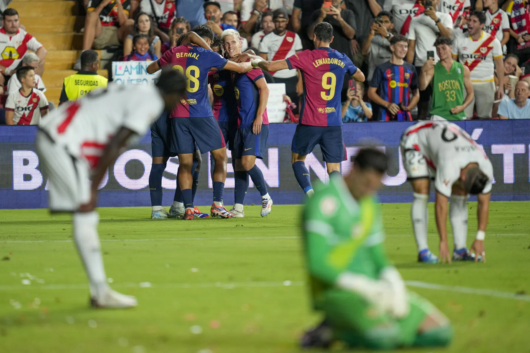 Spaanse media lyrisch na Barça-debuut Olmo: 'Bliksemschicht in Vallecas'