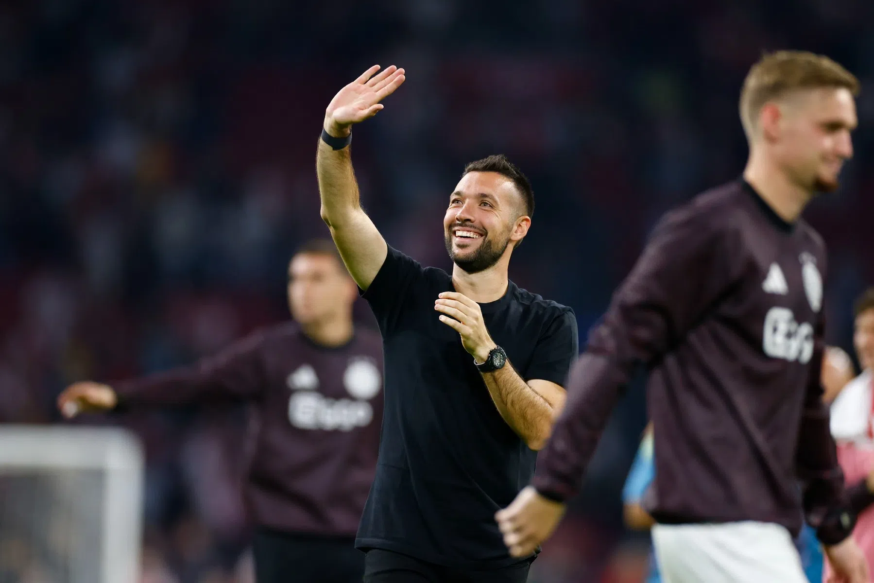 Farioli wil Ajax-selectie bij elkaar houden: 'Ik hou van ze'