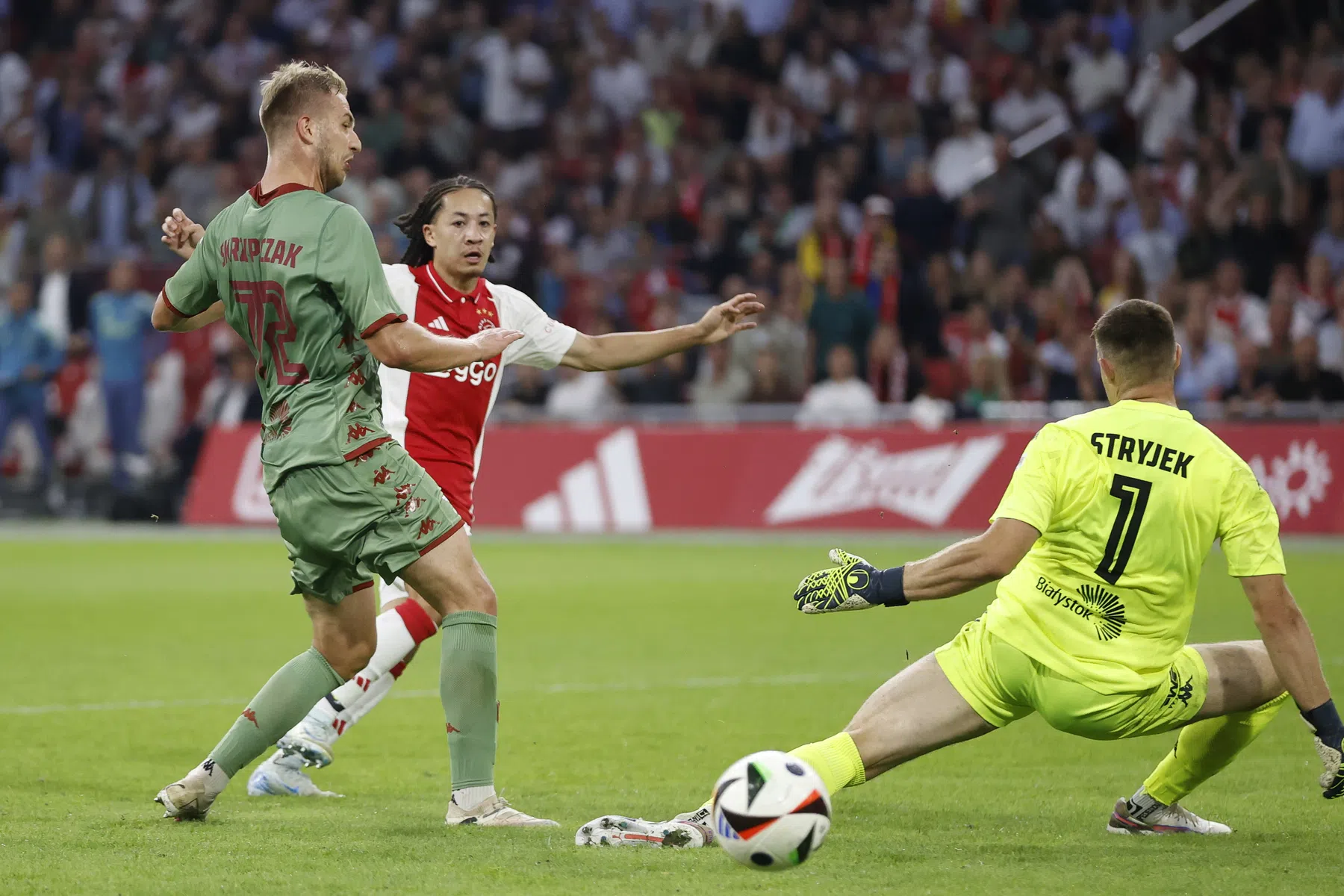 Feest in Arena: Fitz-Jim met zijn eerste voor Ajax