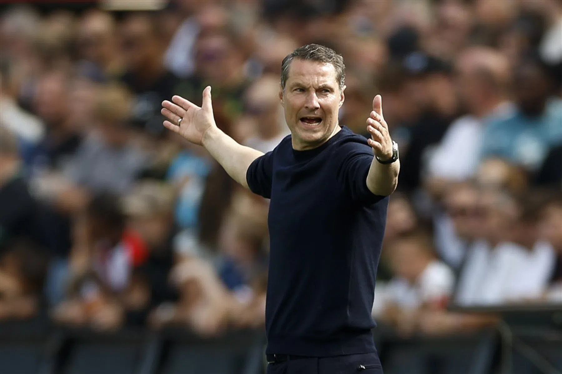 'Het zit Feyenoord qua transfers nog niet mee'