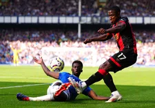 Thumbnail for article: Everton geeft het helemaal weg: Sinisterra groeit met hulp van Kluivert uit tot held