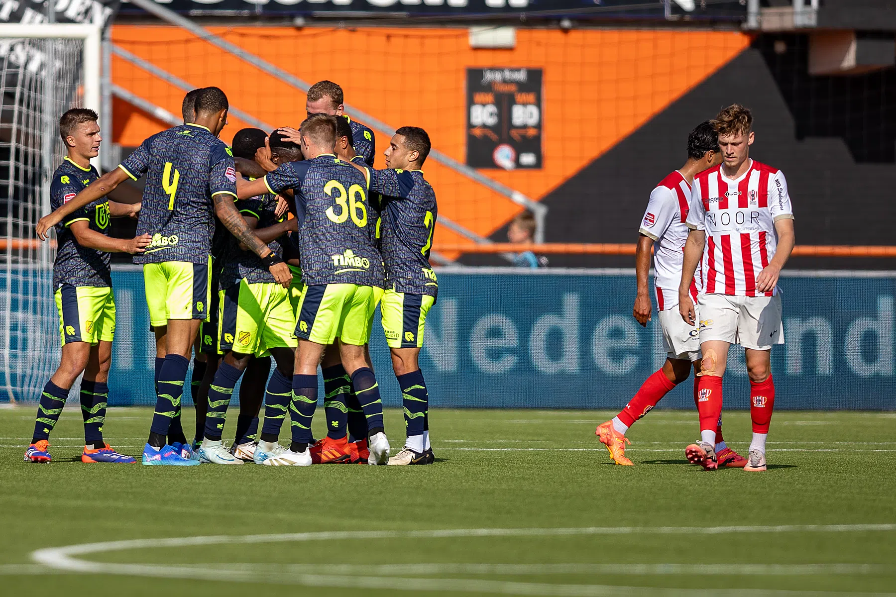 FC Volendam speelt rampstart van zich af: prijsschieten in een kermistenue