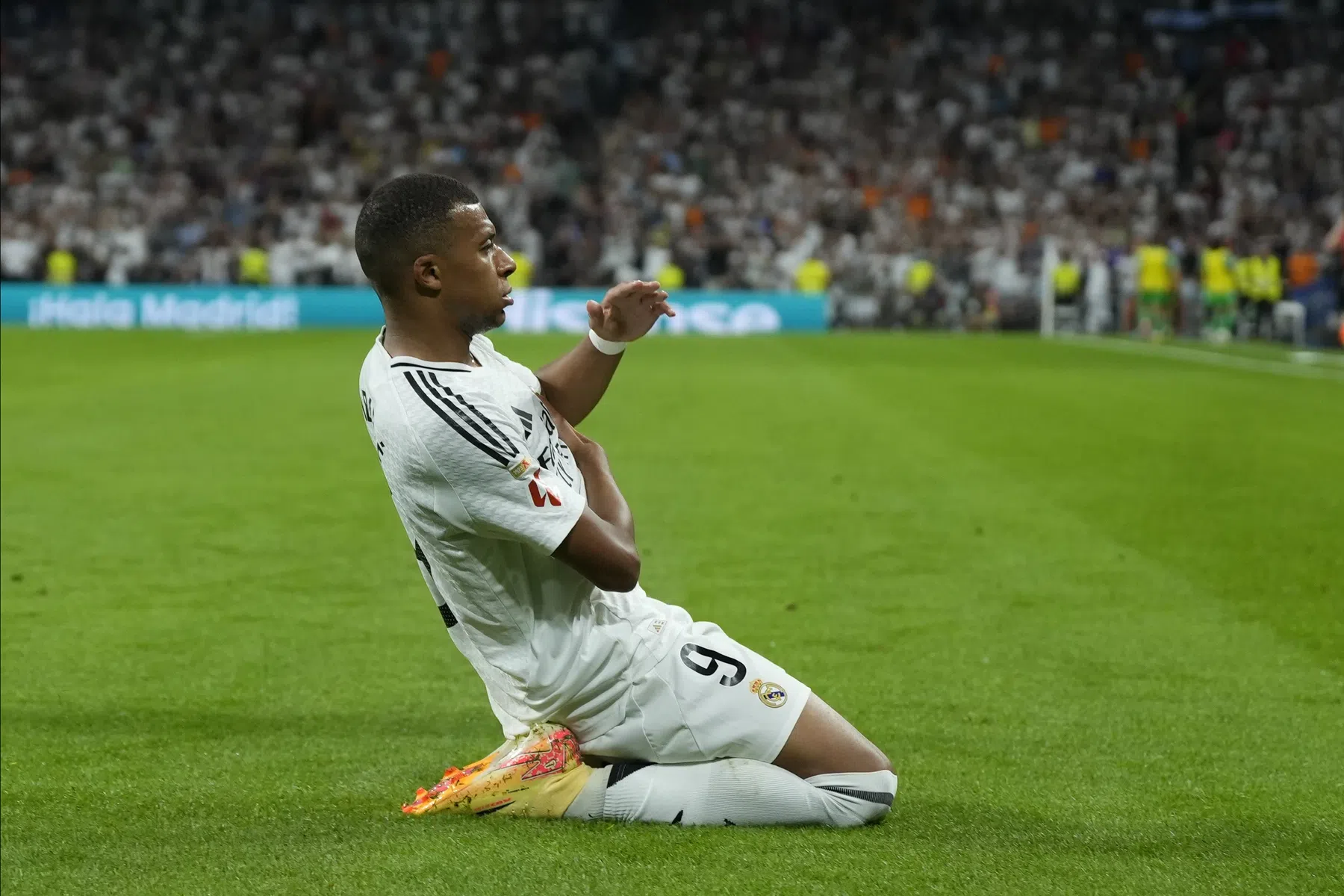 Mbappé helpt Real Madrid met bevrijdende goals uit de brand