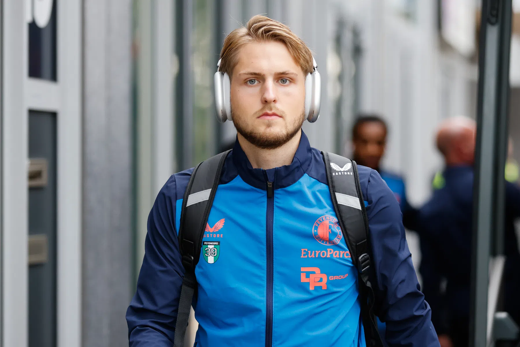 Vitesse pikt jeugdinternational Van Sas op bij Feyenoord