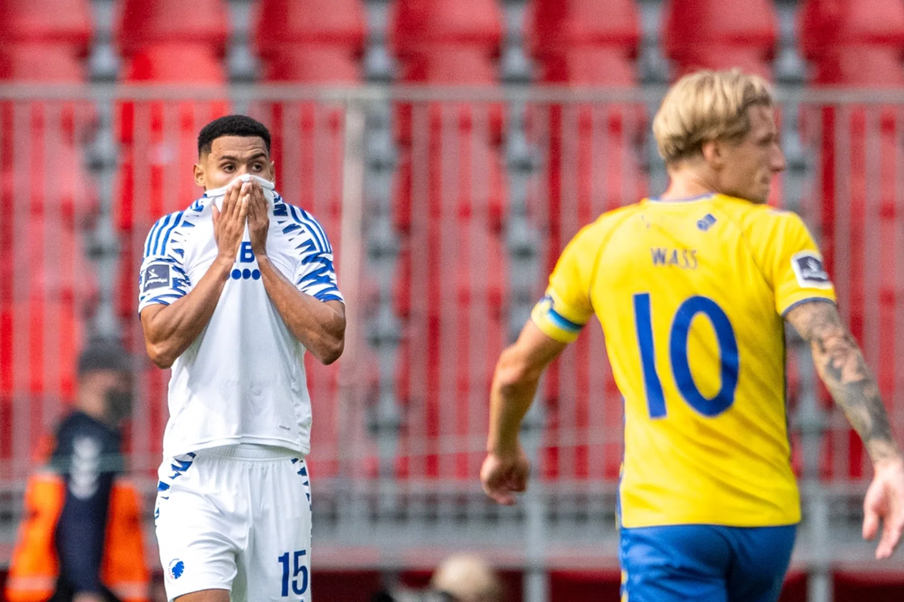 Verbazing over rode kaart Feyenoord-huurling López in Deense topper 