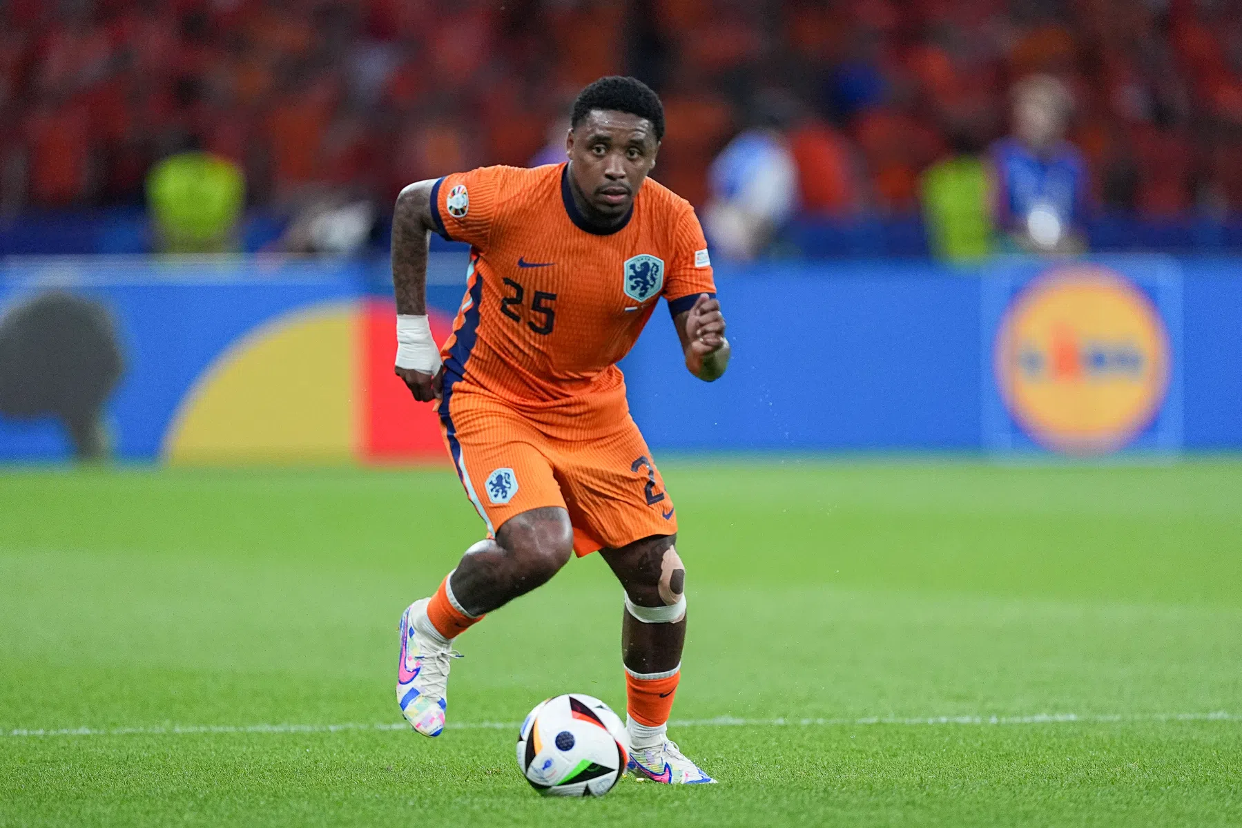 Koeman gooit deur voor Bergwijn dicht na transfer naar Saoedi-Arabië 