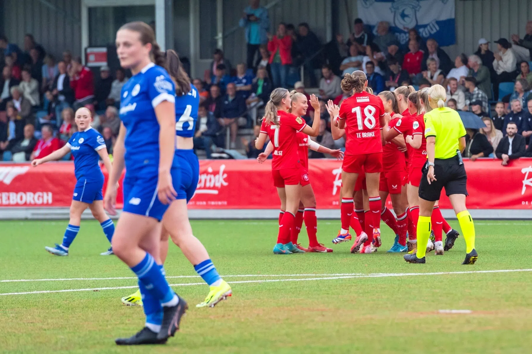 FC Twente Vrouwen vernederen Cardiff City en gaan eenvoudig door